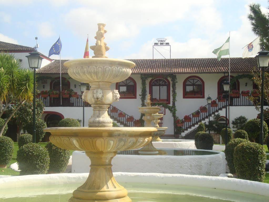El Pilar Hotel La Carlota Exterior photo